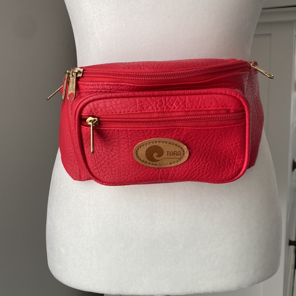 SOLD!❌ NEW Red Vegan Leather Fanny Pack - Picture 4 of 17
